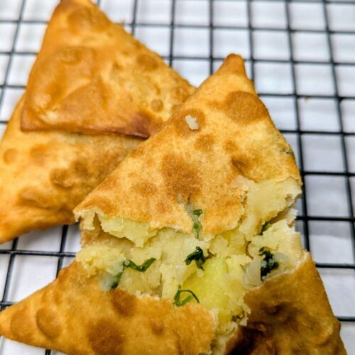 potato stuffed samosas